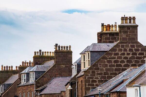 houses with numerous chimneys